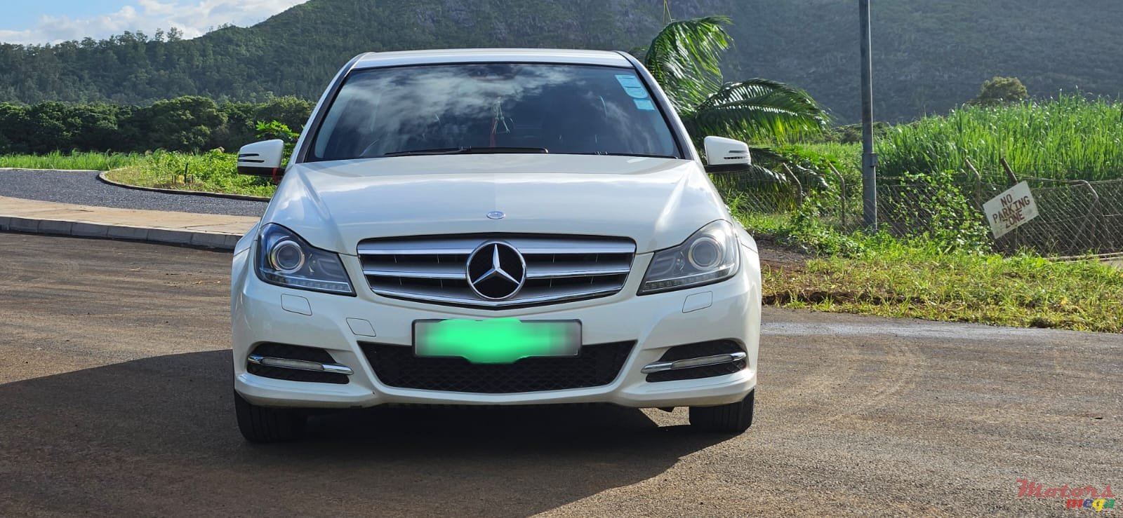 2011' Mercedes-Benz C 180 photo #1