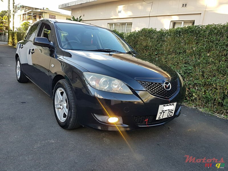 2005' Mazda Axela Manual photo #1