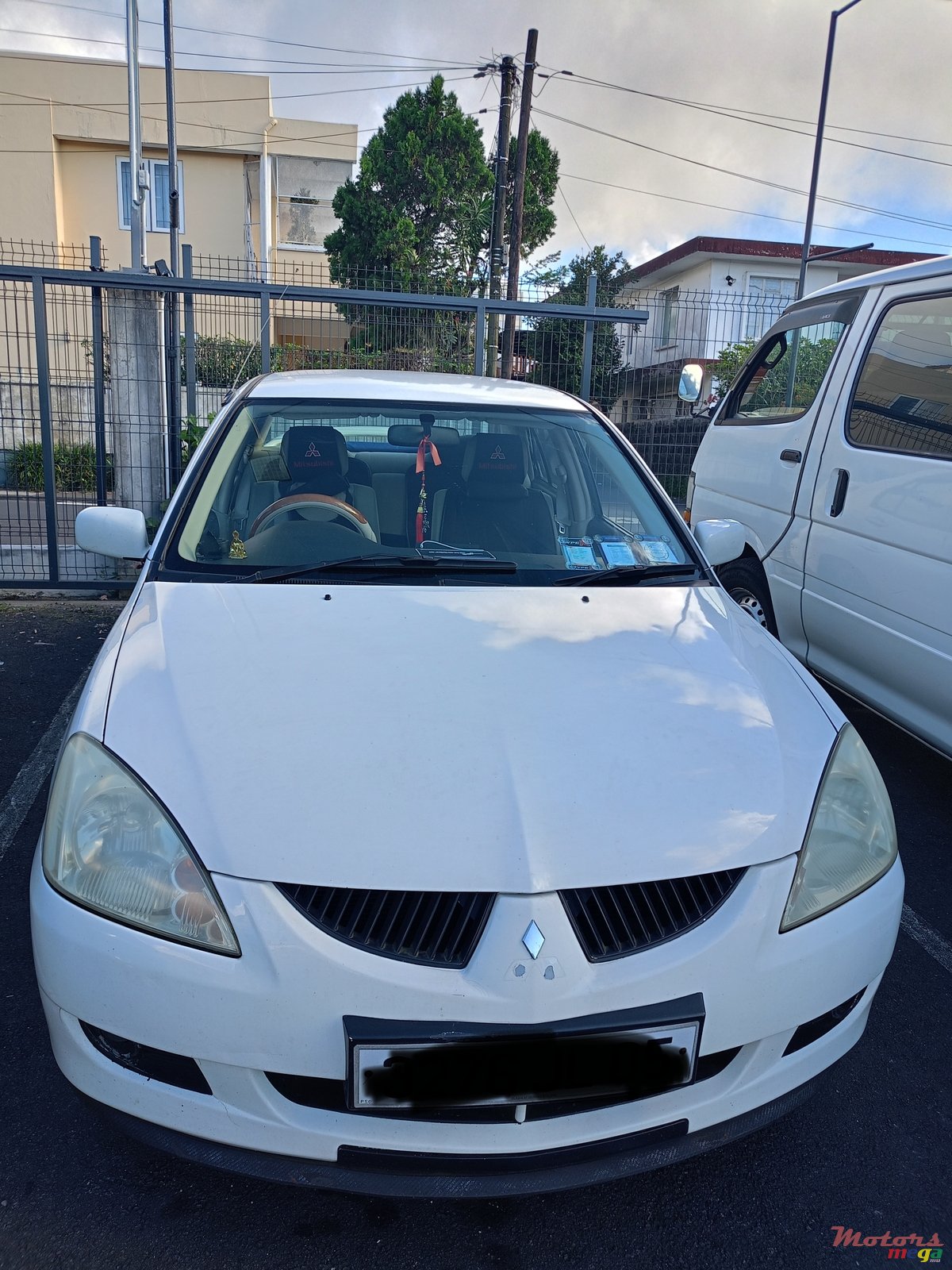 2005' Mitsubishi photo #3