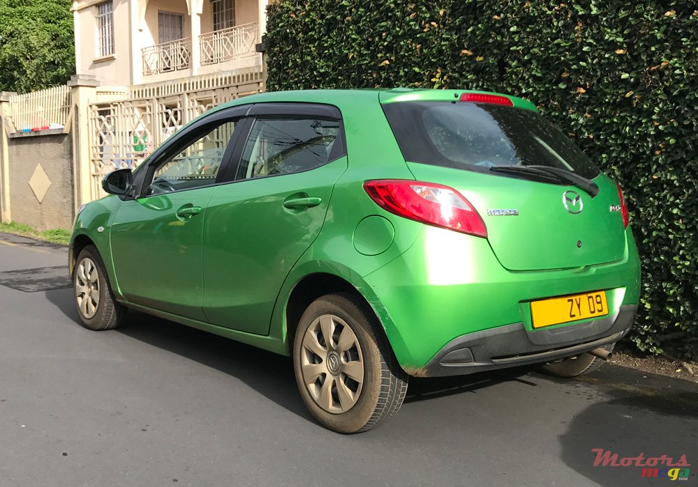 2009' Mazda Demio photo #2