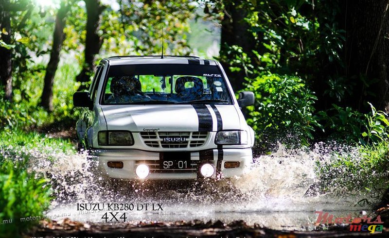 2001' Isuzu photo #4