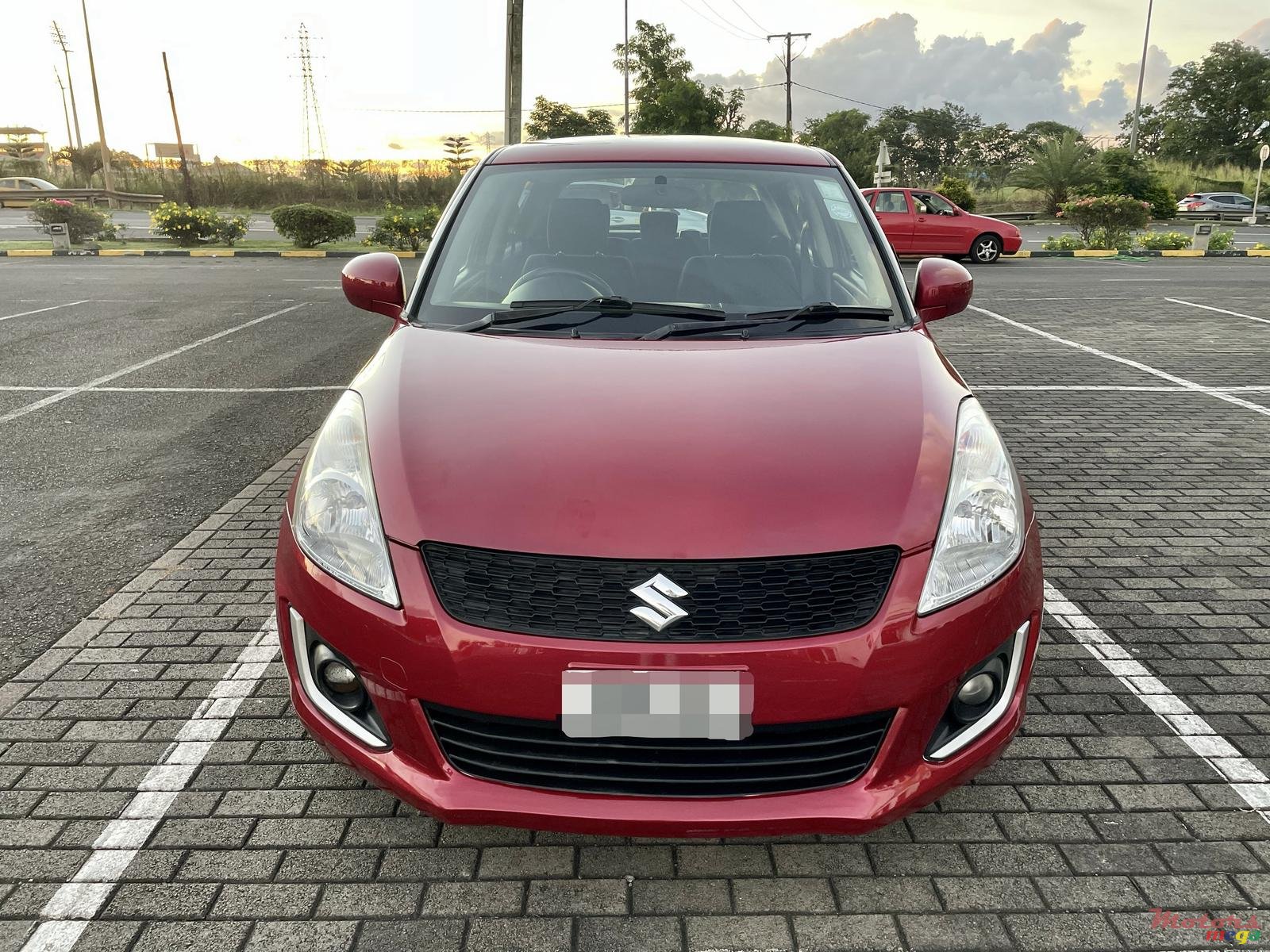 2014' Suzuki Swift photo #4