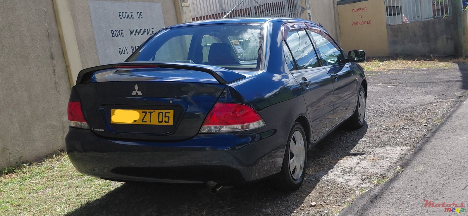 2005' Mitsubishi Lancer GLX photo #4