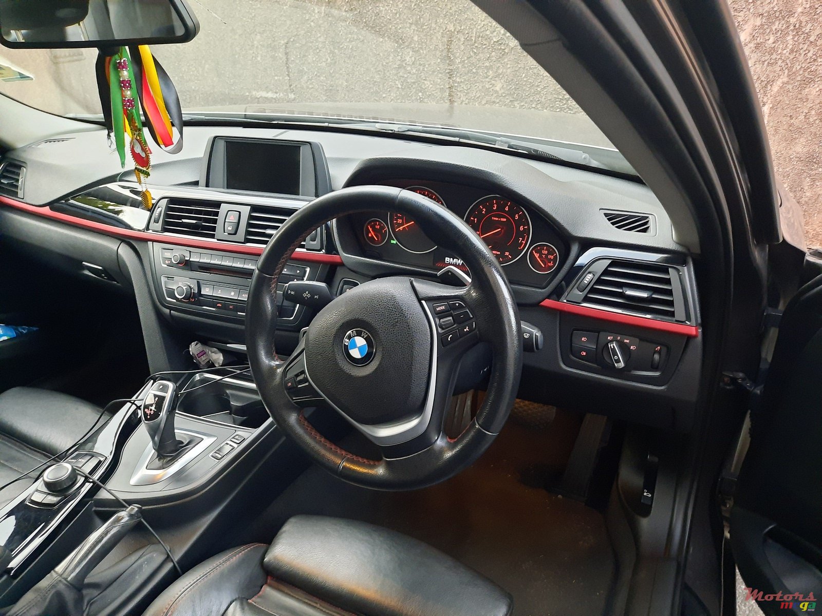 2014' BMW 328 F30 photo #6