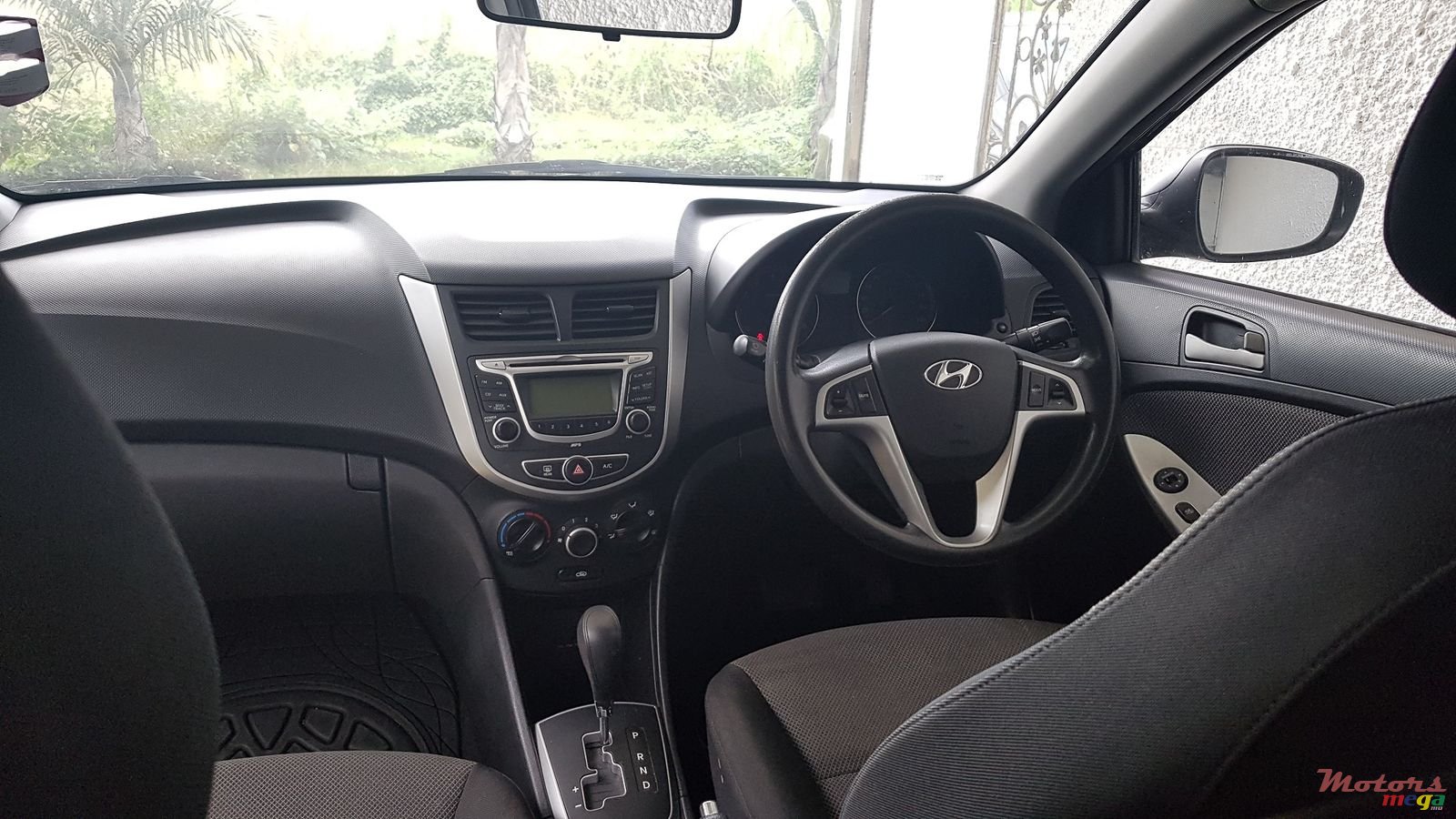 2013' Hyundai Accent photo #4