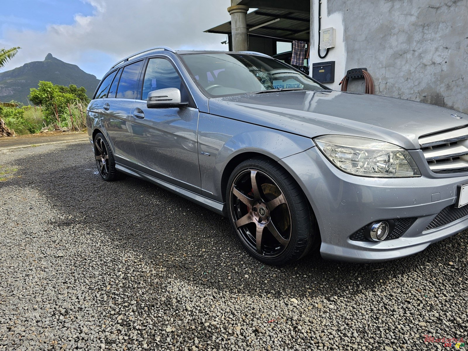 2009' Mercedes-Benz C-Class W204 photo #2
