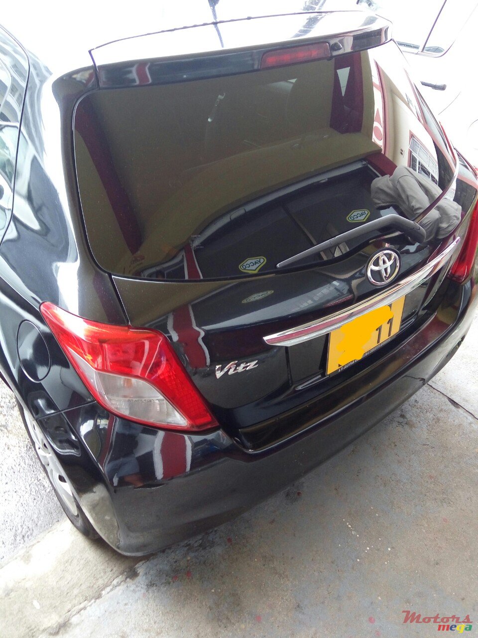 2011' Toyota Vitz photo #1