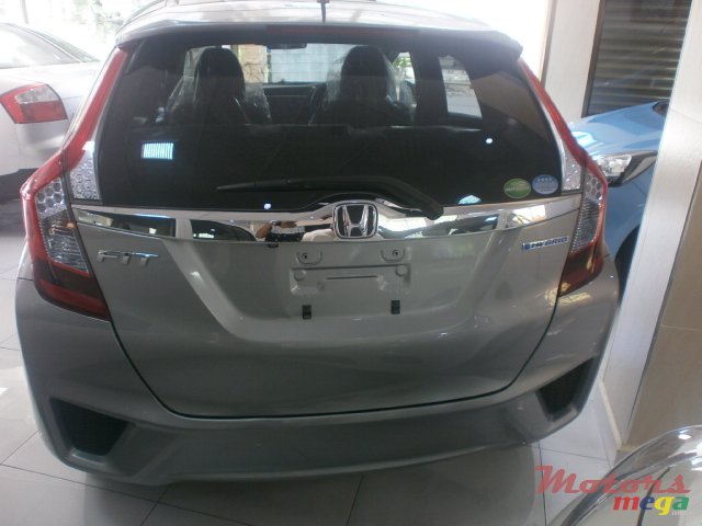2014' Honda FR-V fit hybrid photo #3
