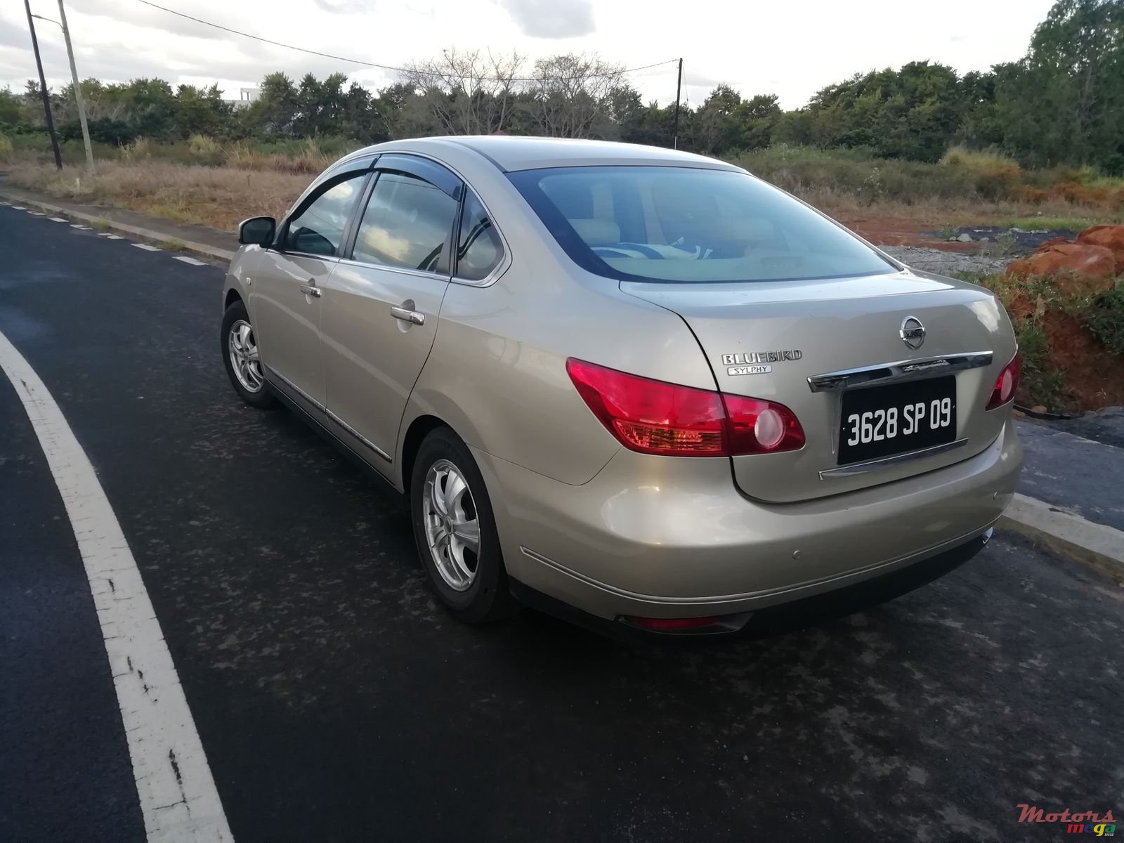 2009' Nissan Bluebird photo #1