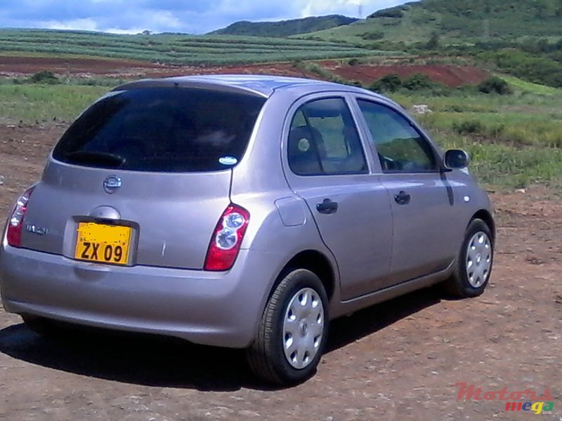 2009' Nissan photo #1