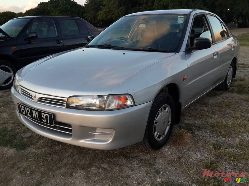 1997' Mitsubishi Lancer GLX photo #3