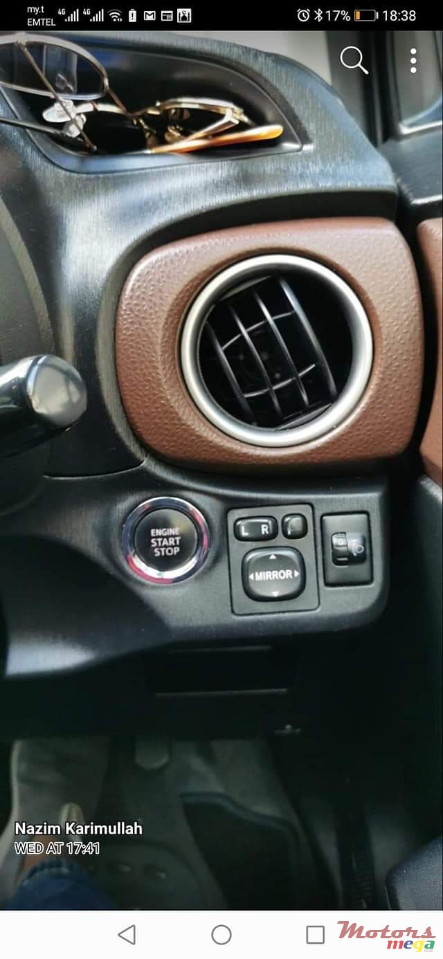 2011' Toyota Vitz photo #4