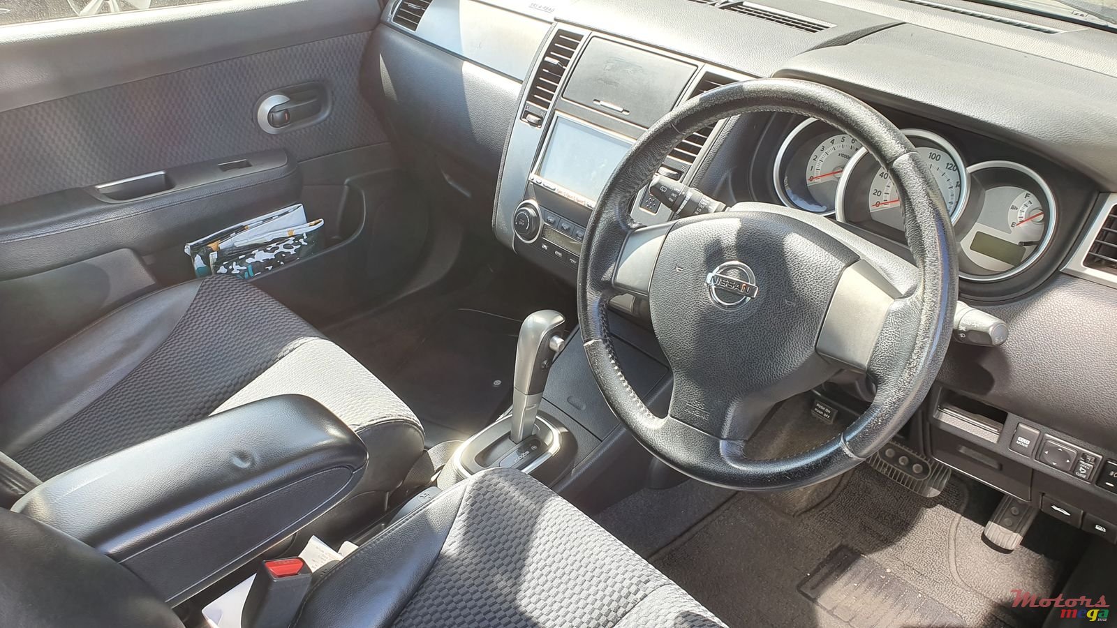 2012' Nissan Tiida photo #3