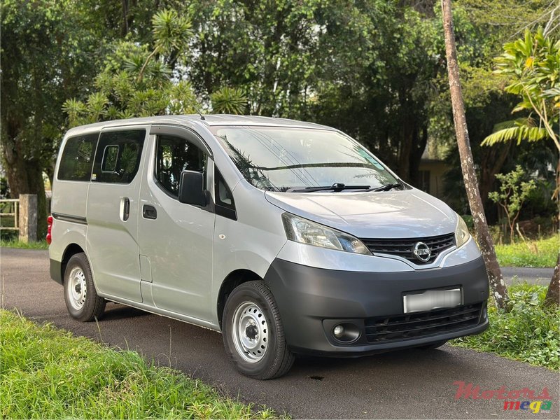 2015' Nissan NV200 Goods Vehicle photo #3