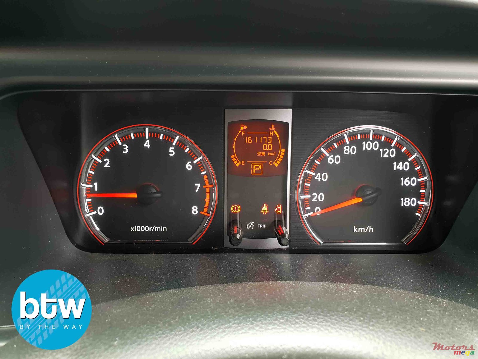 2010' Nissan Serena photo #4