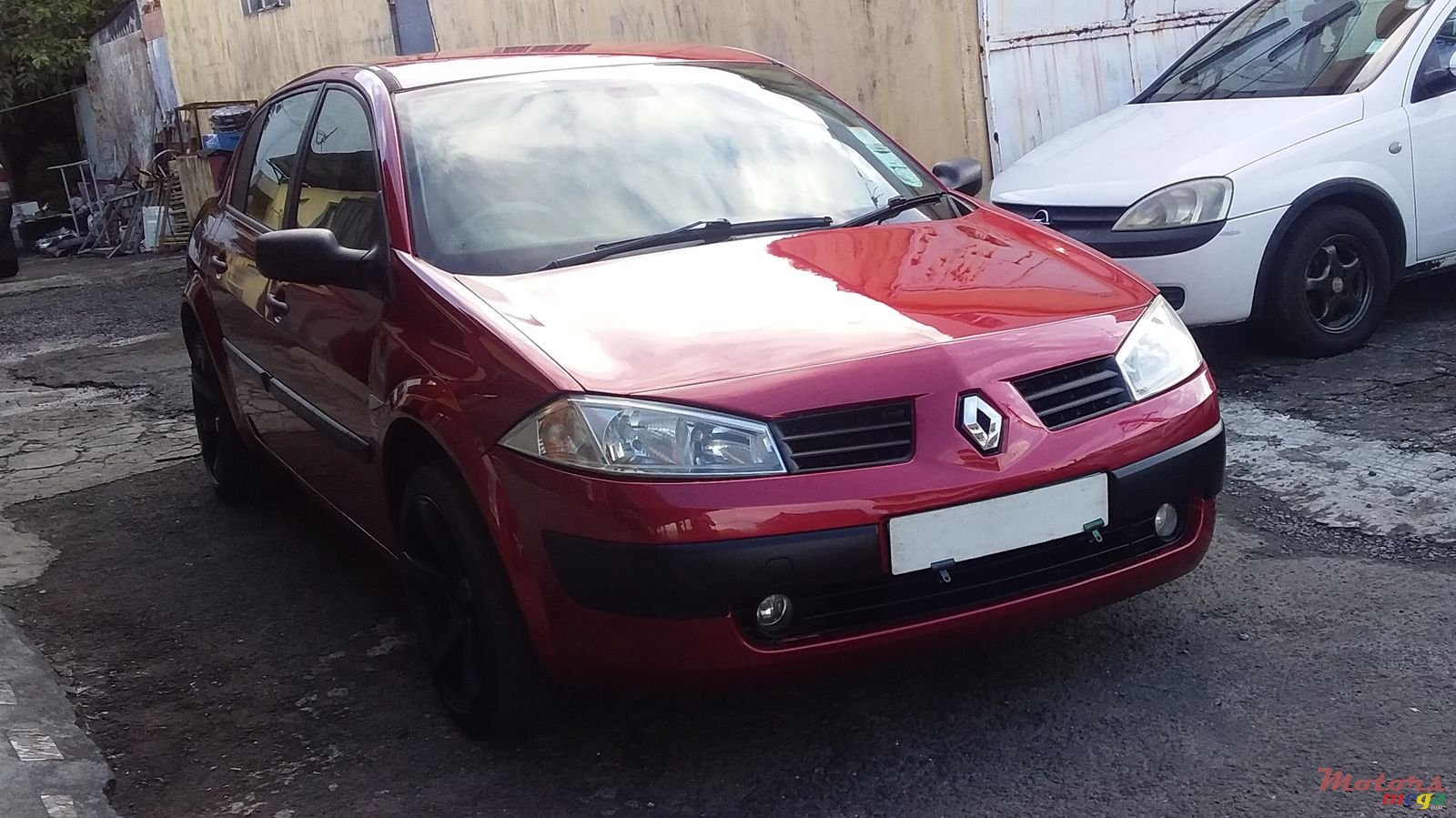 2004' Renault Megane photo #2