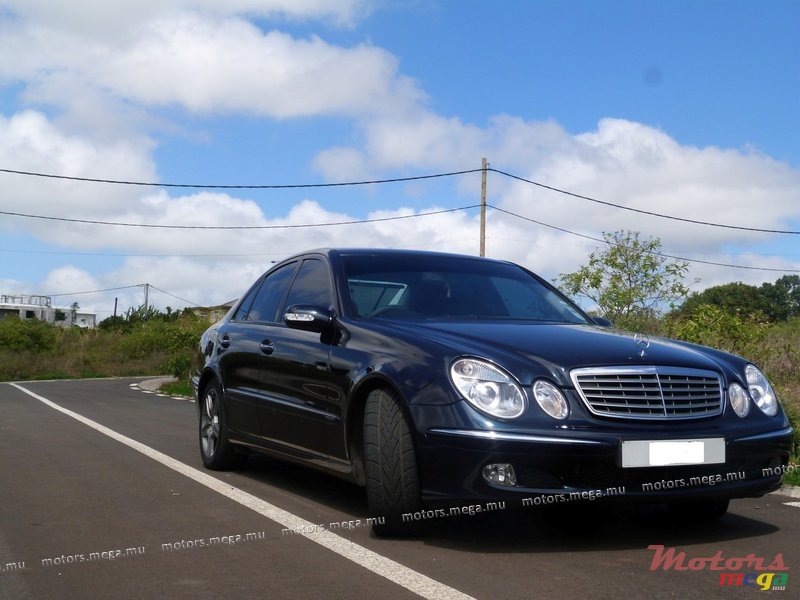 2004' Mercedes-Benz E-Class E270 photo #2