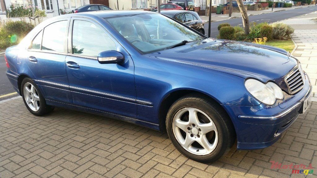 2004' Mercedes-Benz CL 180 photo #1