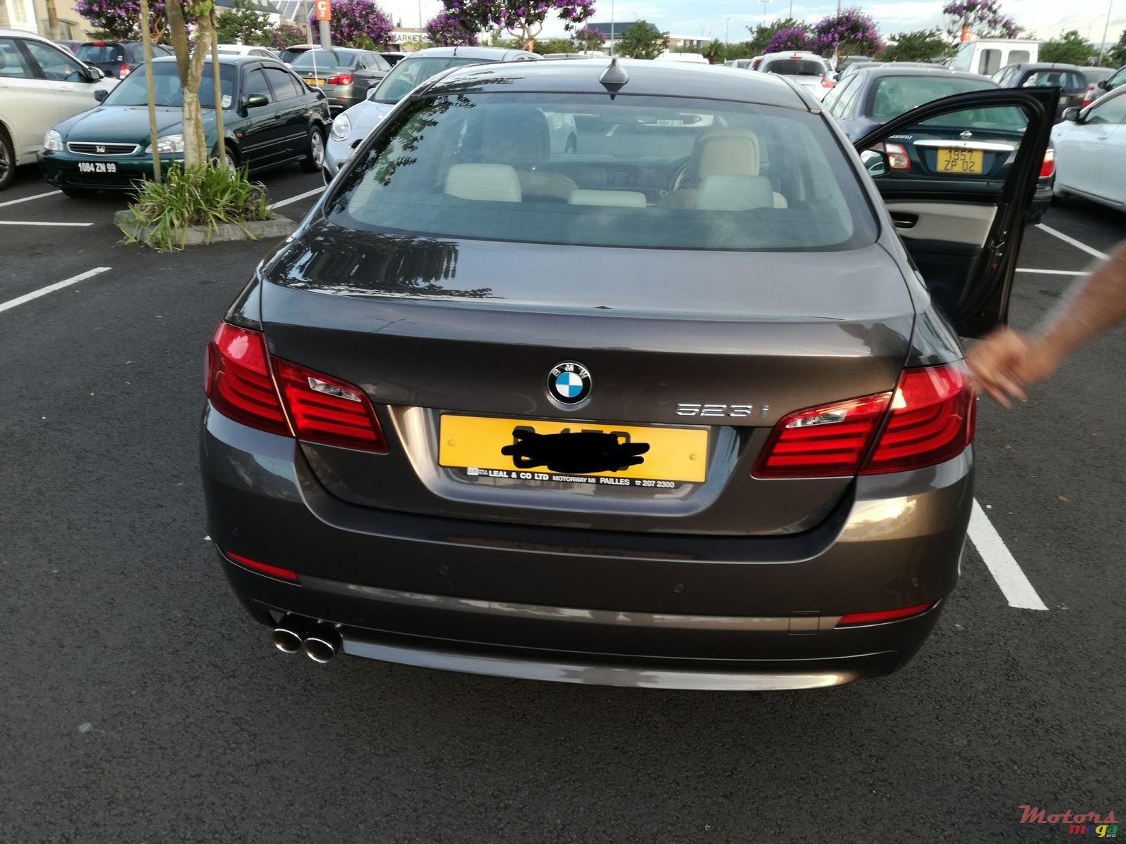 2011' BMW 523 photo #2