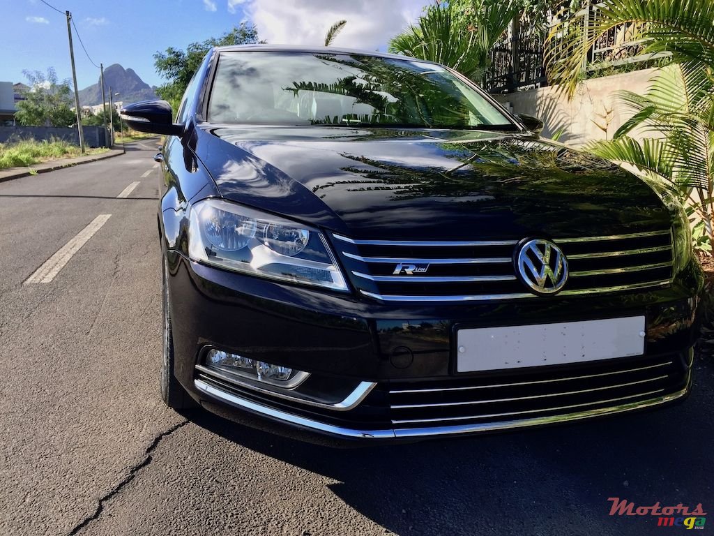 2012' Volkswagen Passat B7 photo #1