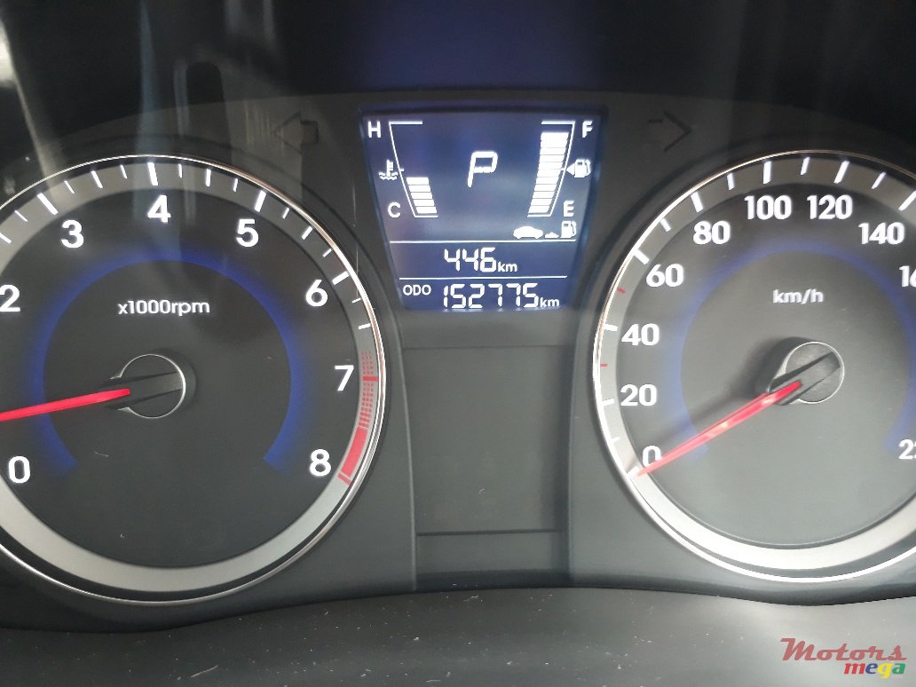 2011' Hyundai Accent photo #7