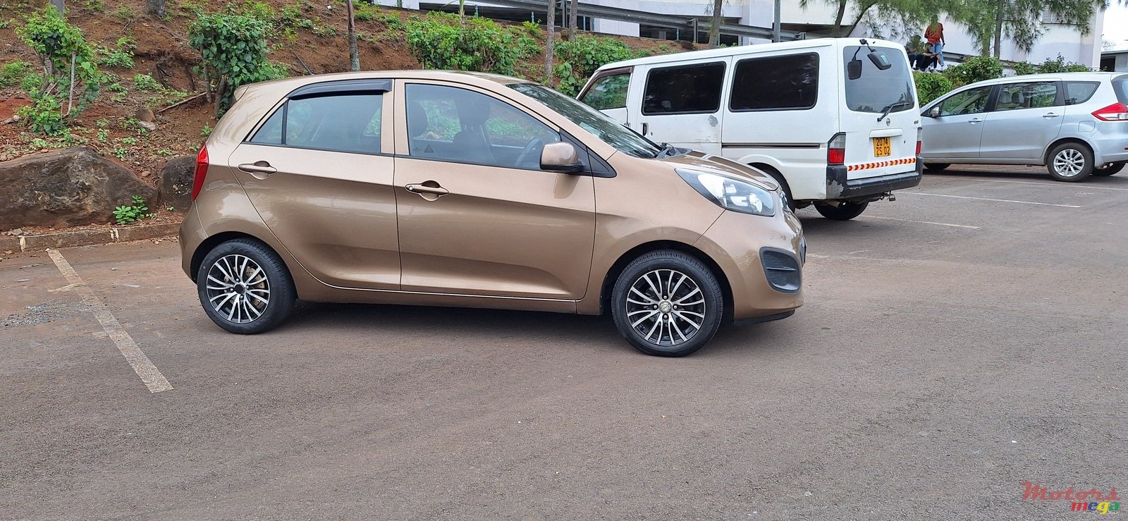 2012' Kia Picanto photo #2