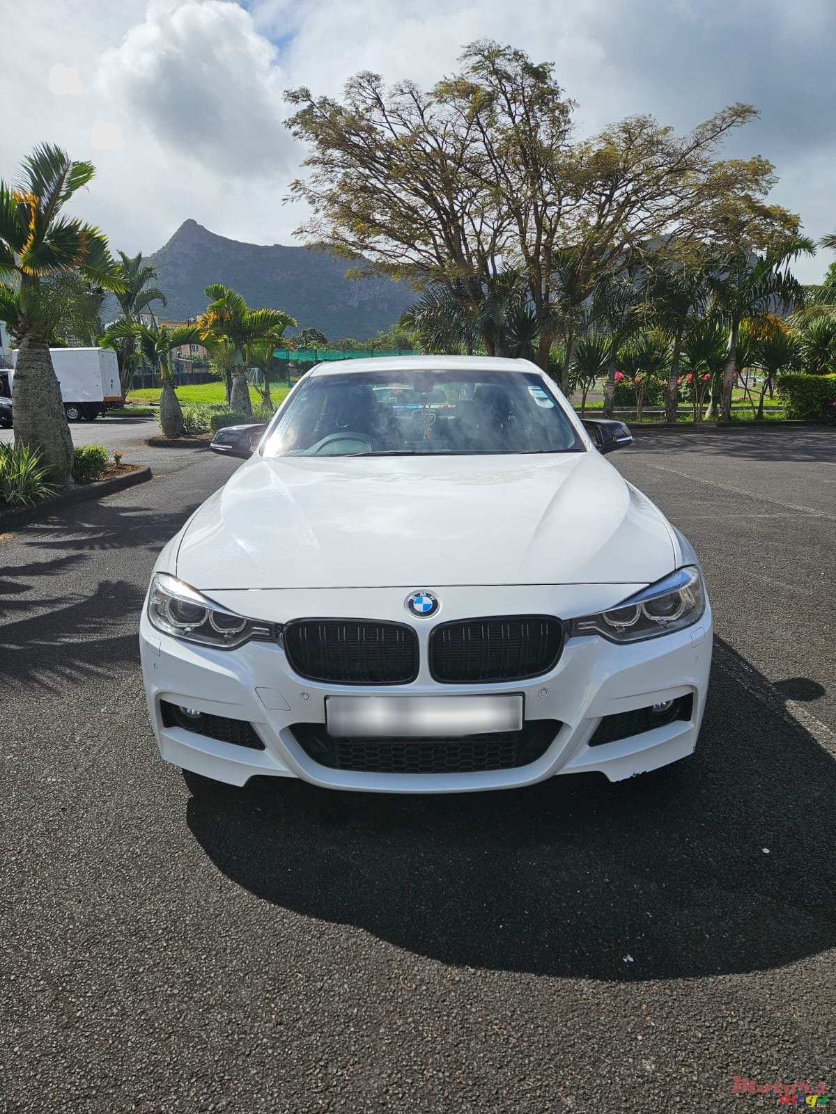2015' BMW 316 photo #5