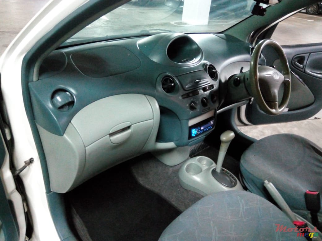 2001' Toyota Vitz EXCELLENT photo #5