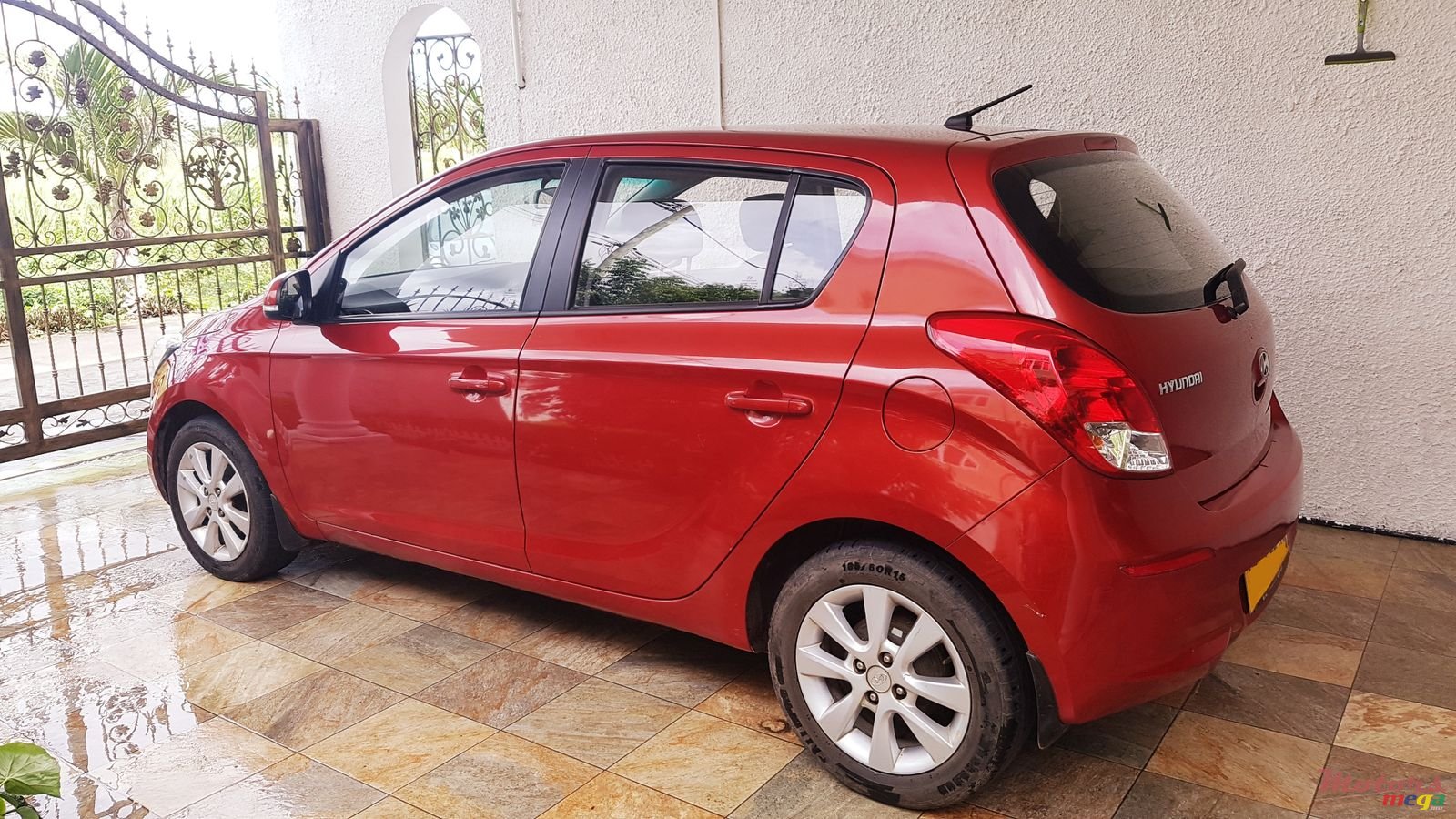 2014' Hyundai i20 Hatchback photo #3