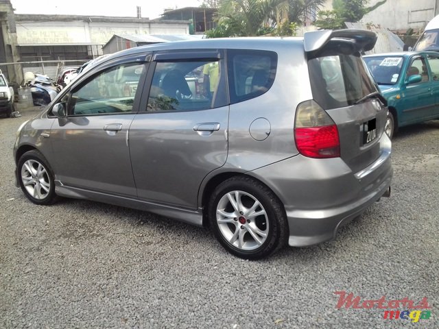 2004' Honda Fit photo #3