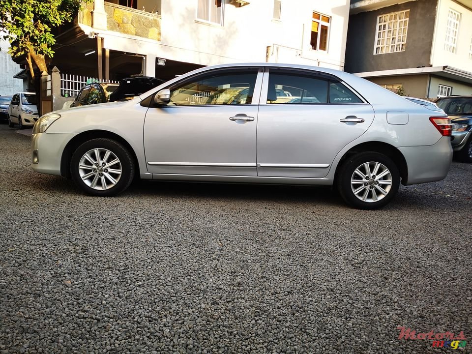 2012' Toyota Premio photo #4
