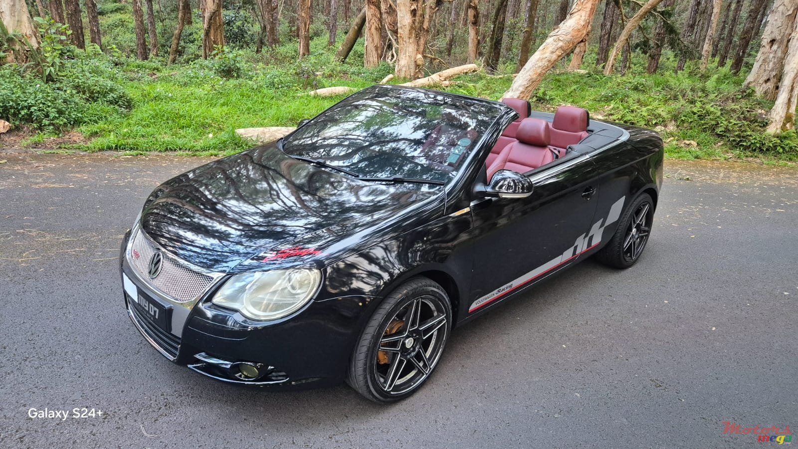 2007' Volkswagen Eos FSI Convertible photo #2