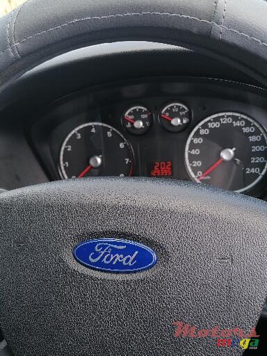 2012' Ford Focus photo #2