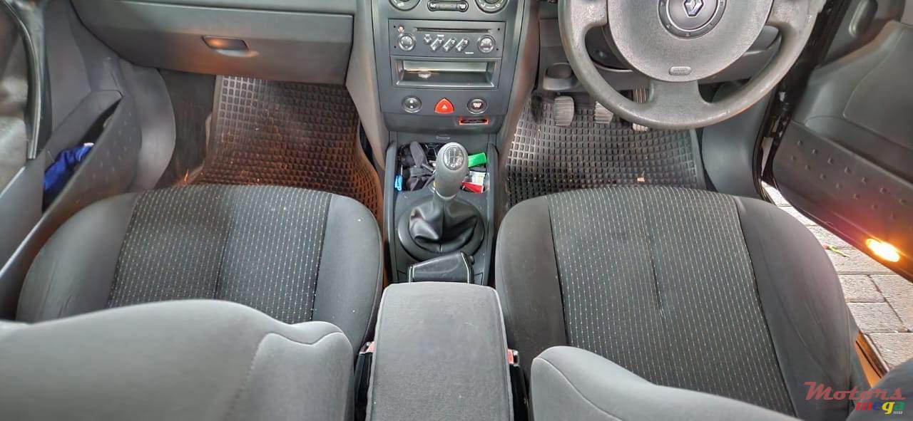 2005' Renault Megane photo #5