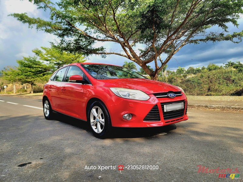 2014' Ford Focus photo #2