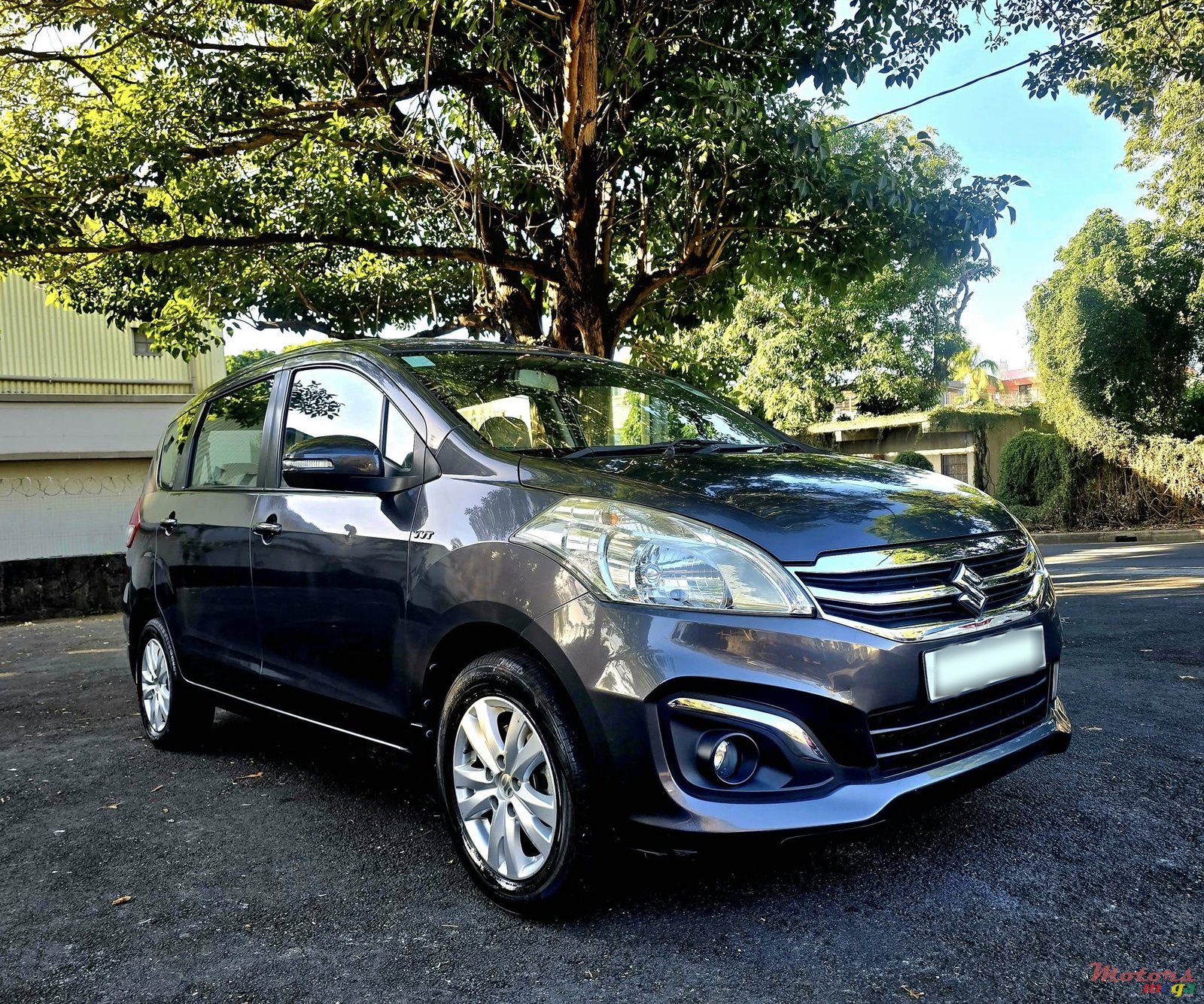 2018' Suzuki Ertiga photo #2