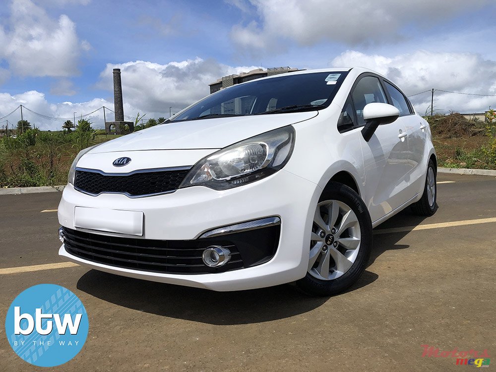 2015' Kia Rio photo #2