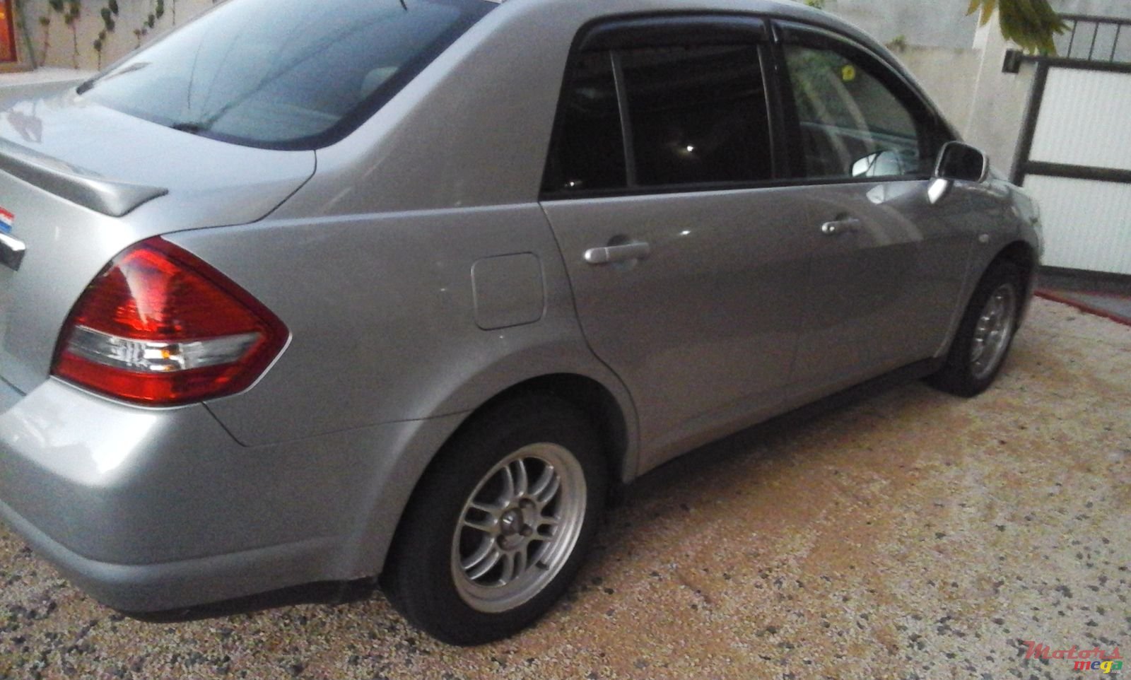 2007' Nissan Tiida photo #2