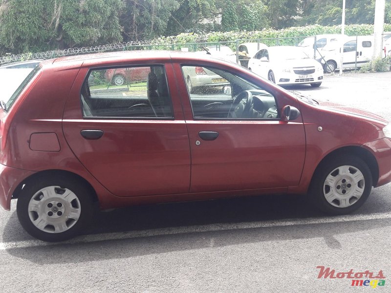 2004' Fiat Punto photo #2