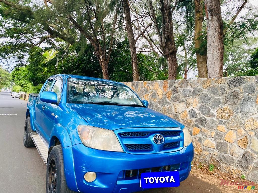 2006' Toyota Hilux any photo #2