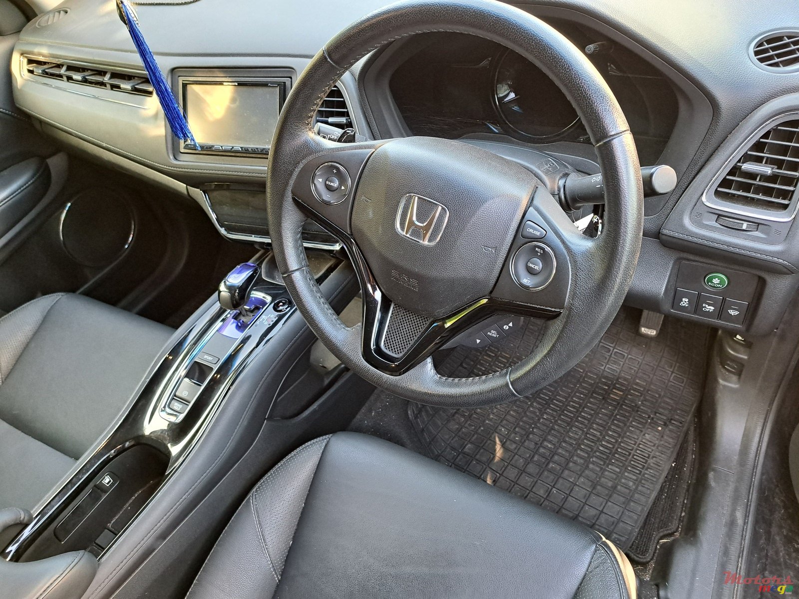 2015' Honda Vezel photo #3