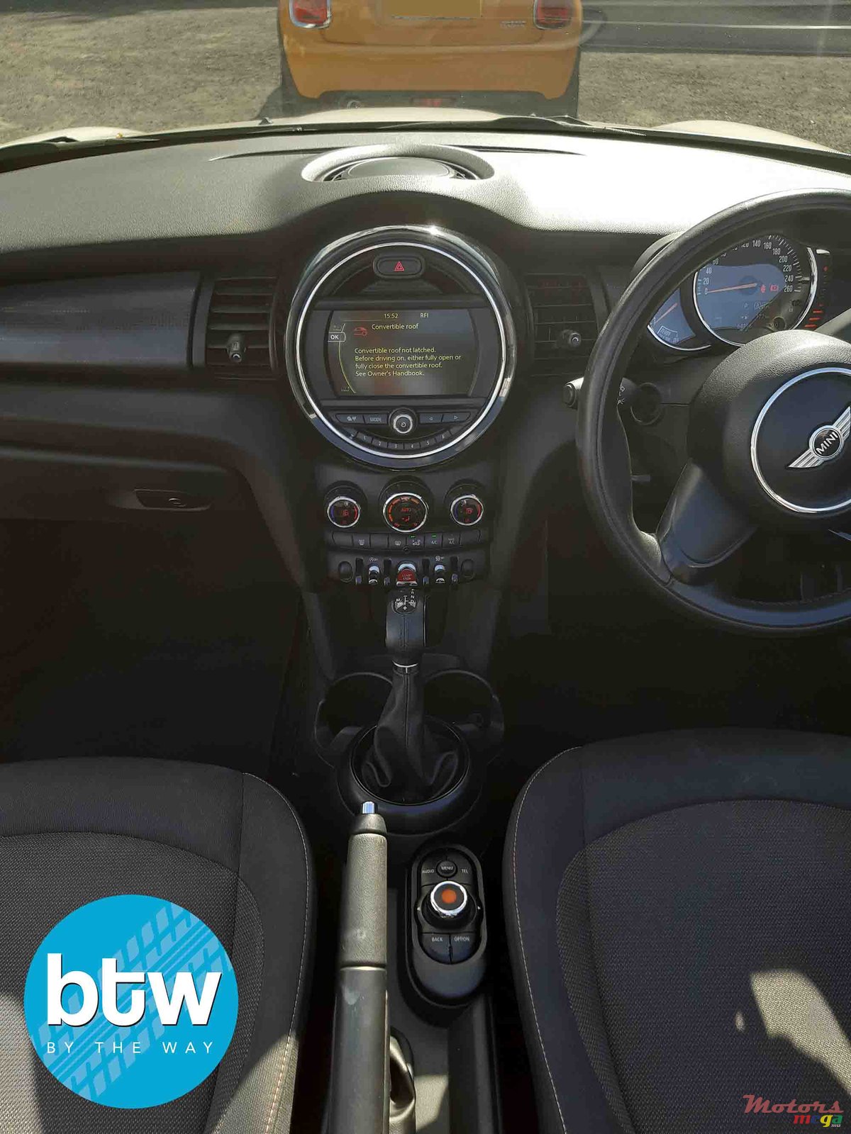 2016' MINI Cooper Cabrio photo #6