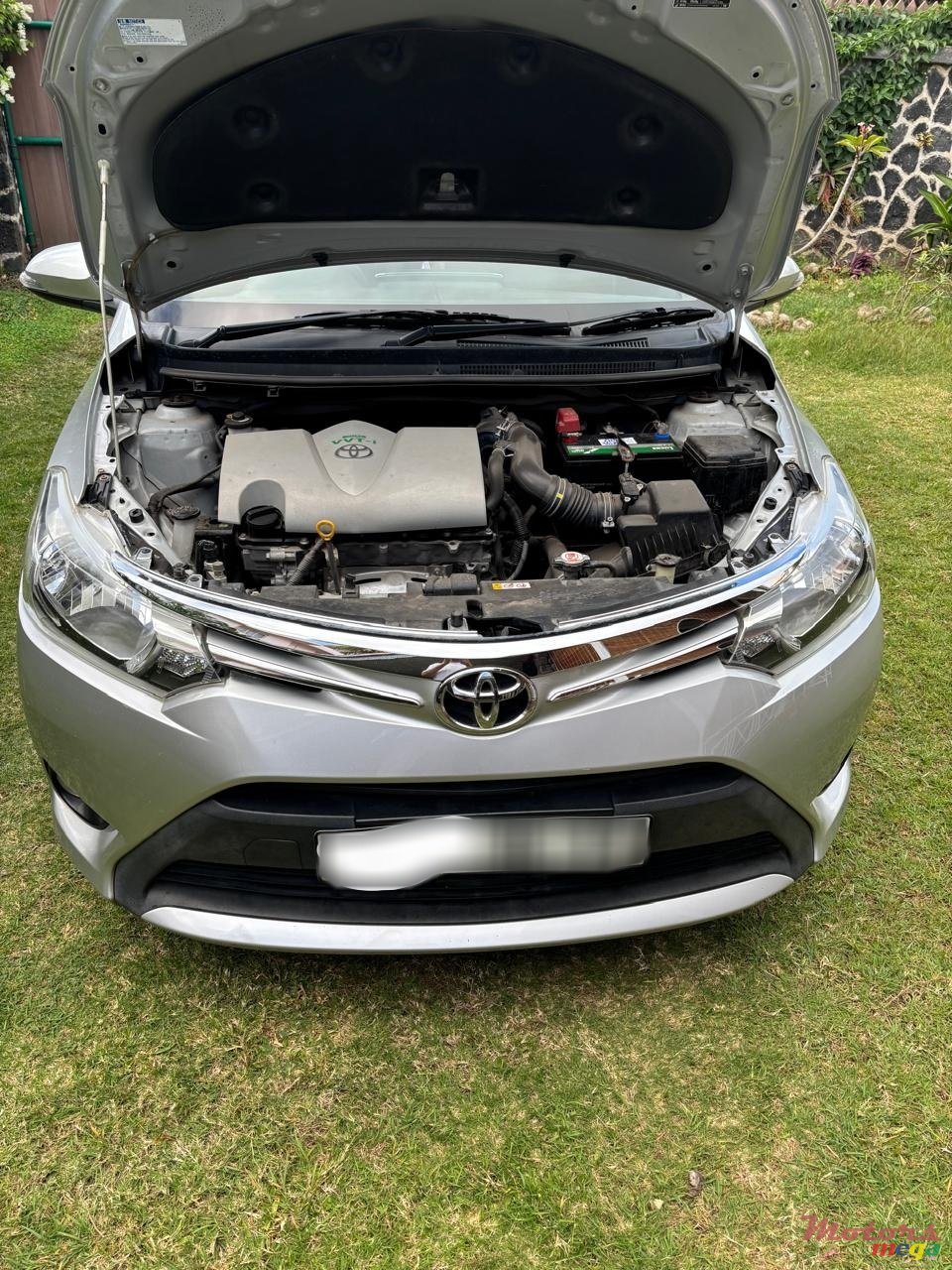 2017' Toyota Yaris photo #4