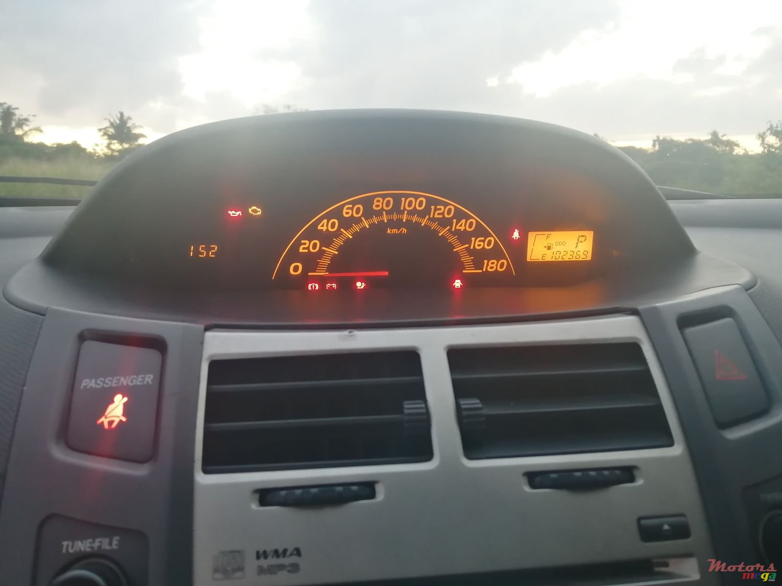 2007' Toyota Vitz photo #4