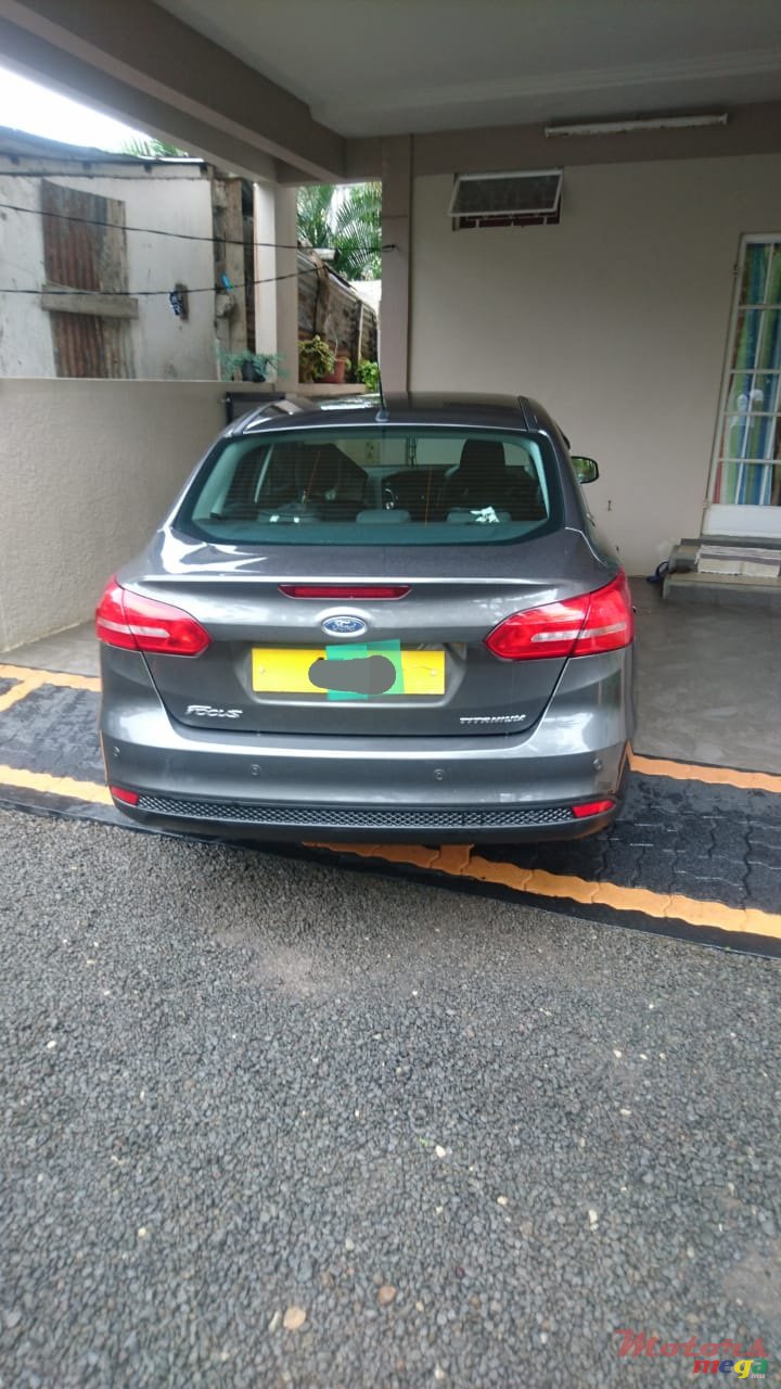 2015' Ford Focus photo #3