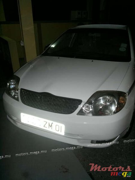 2001' Toyota Corolla NZE 121 photo #1