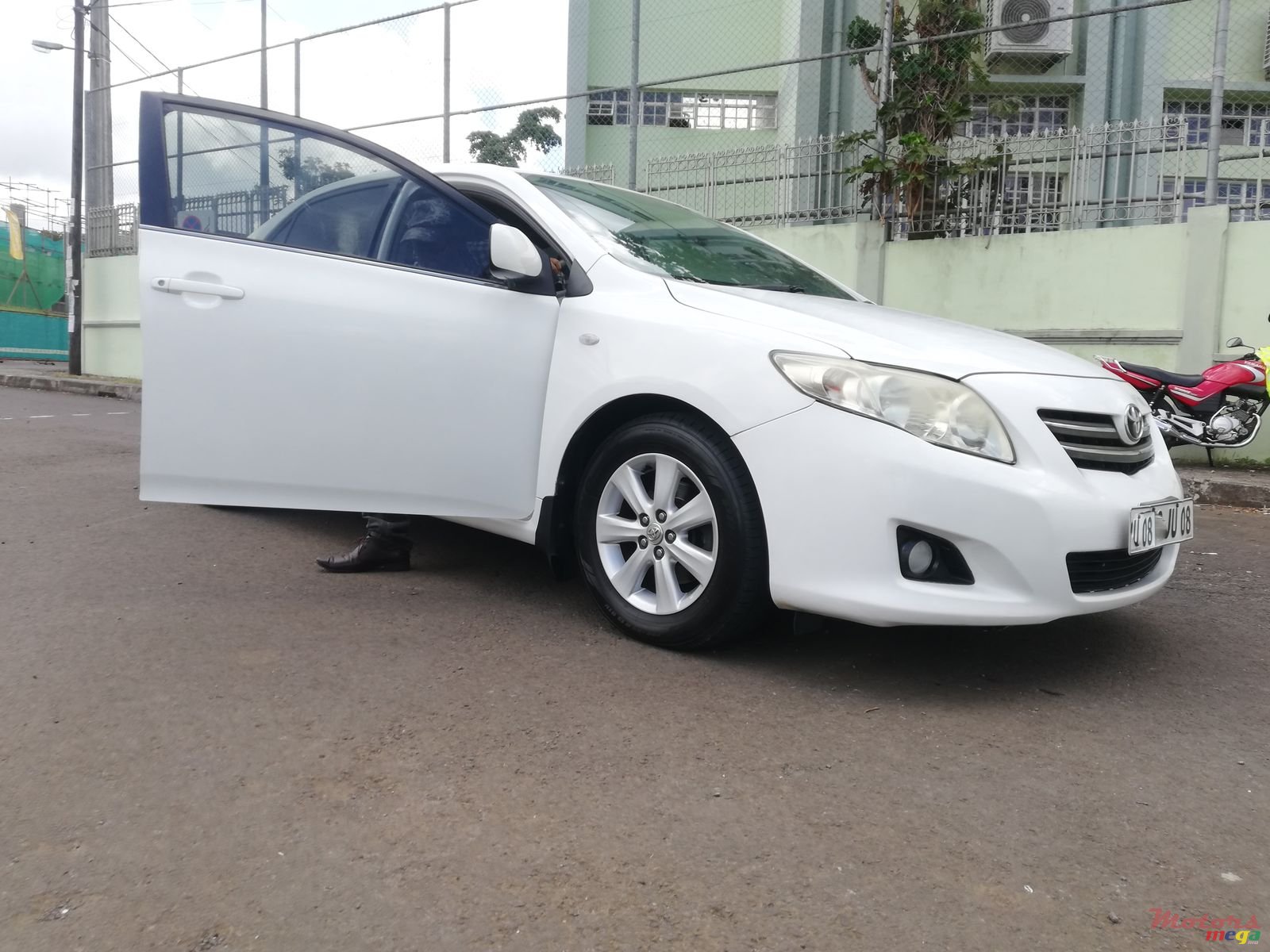 2008' Toyota Corolla GLI photo #5