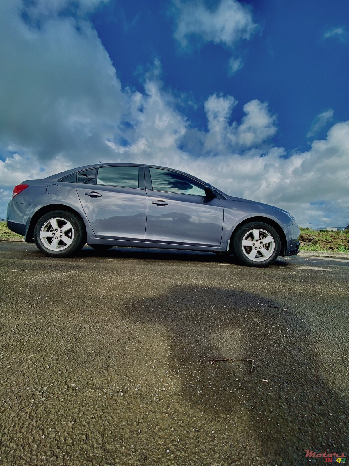 2011' Chevrolet Cruze photo #1