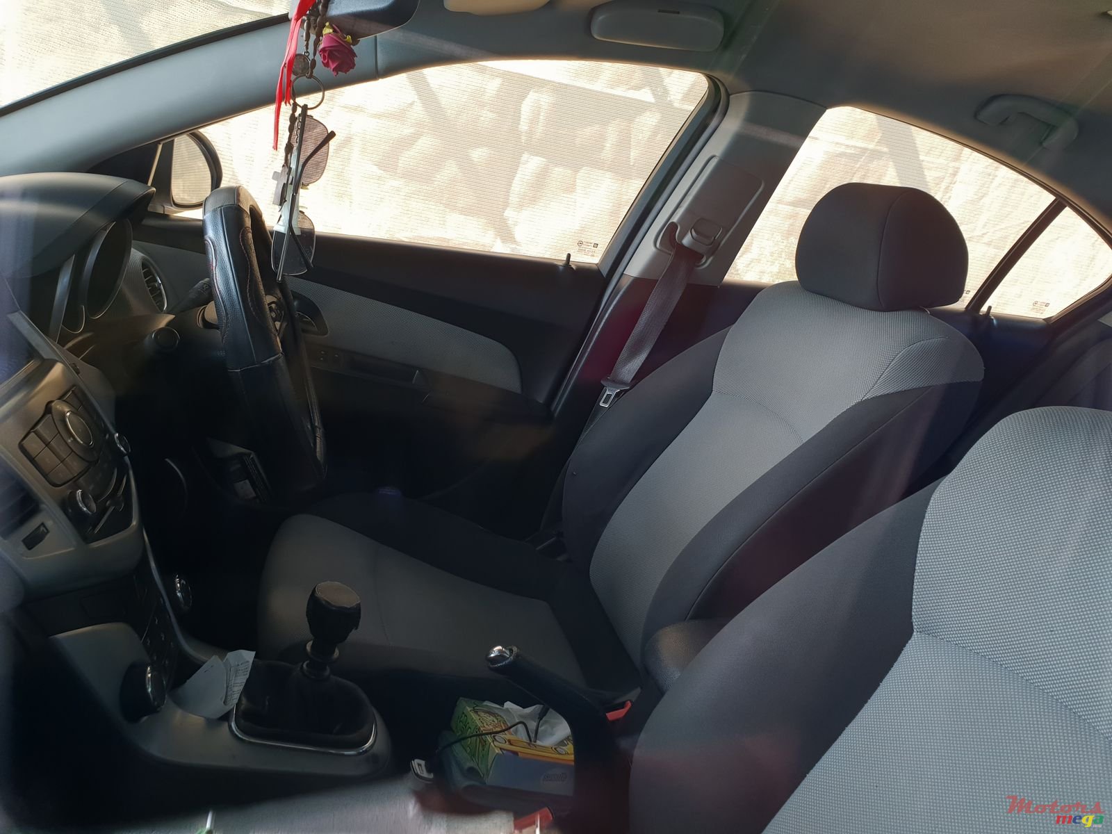 2012' Chevrolet Cruze photo #3