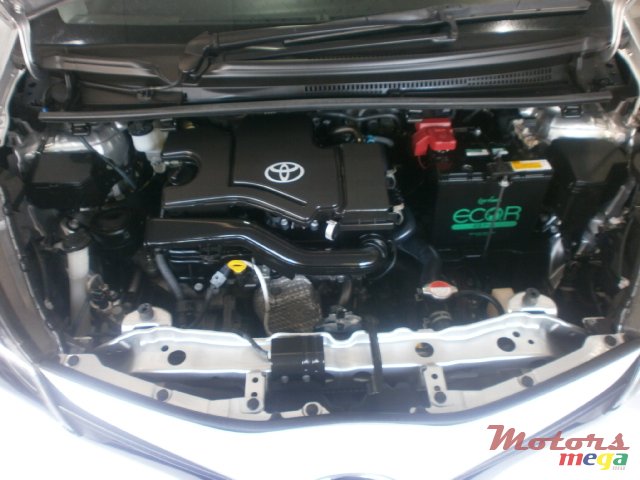 2015' Toyota Vitz photo #7